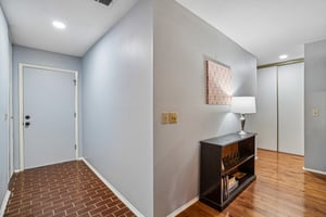 Falcon Hill St-S1006-006.jpg
