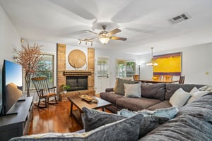 Falcon Hill St-S1006-008.jpg