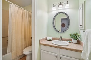 Falcon Hill St-S1006-021.jpg