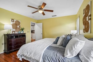 Falcon Hill St-S1006-029.jpg