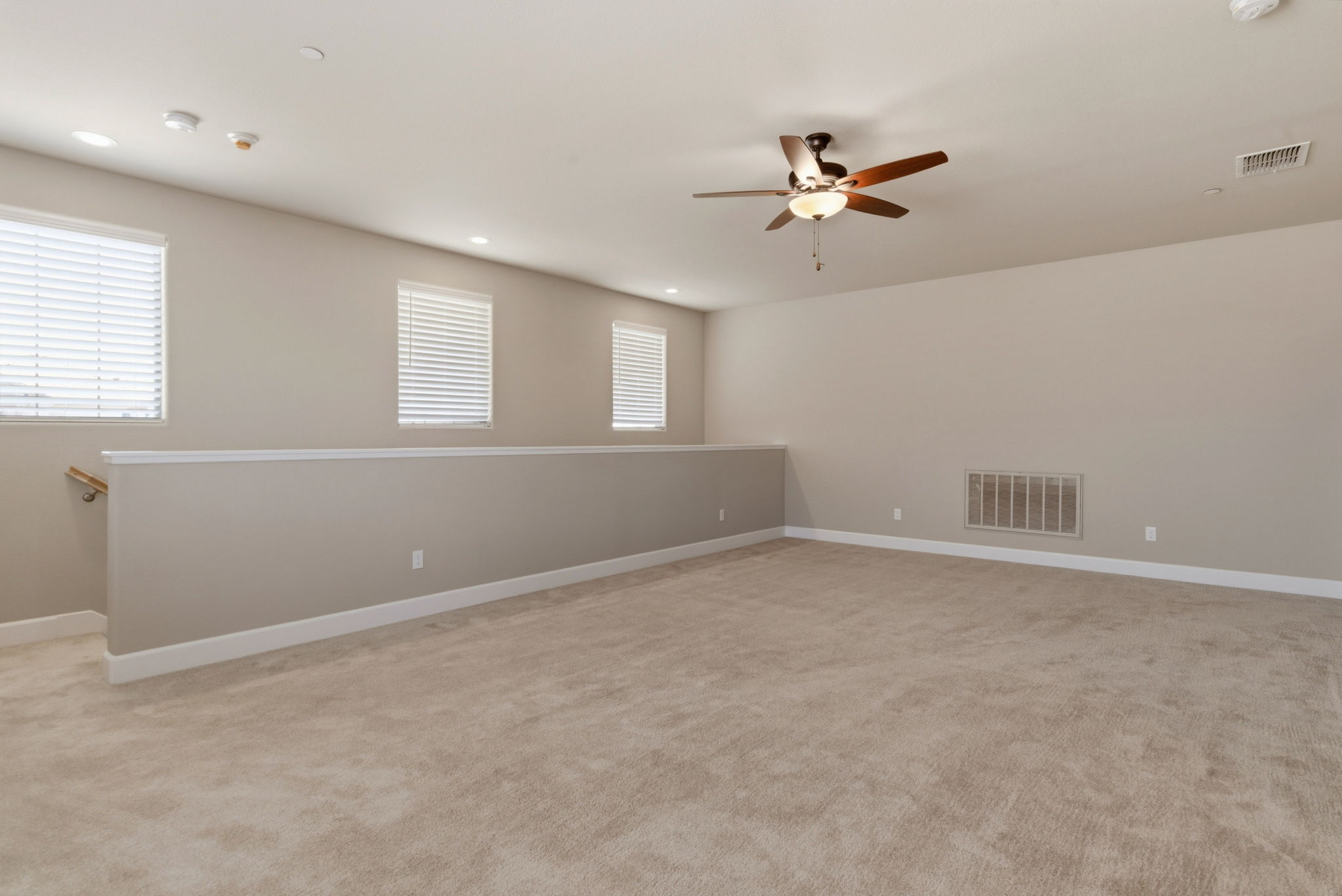  Photo 37