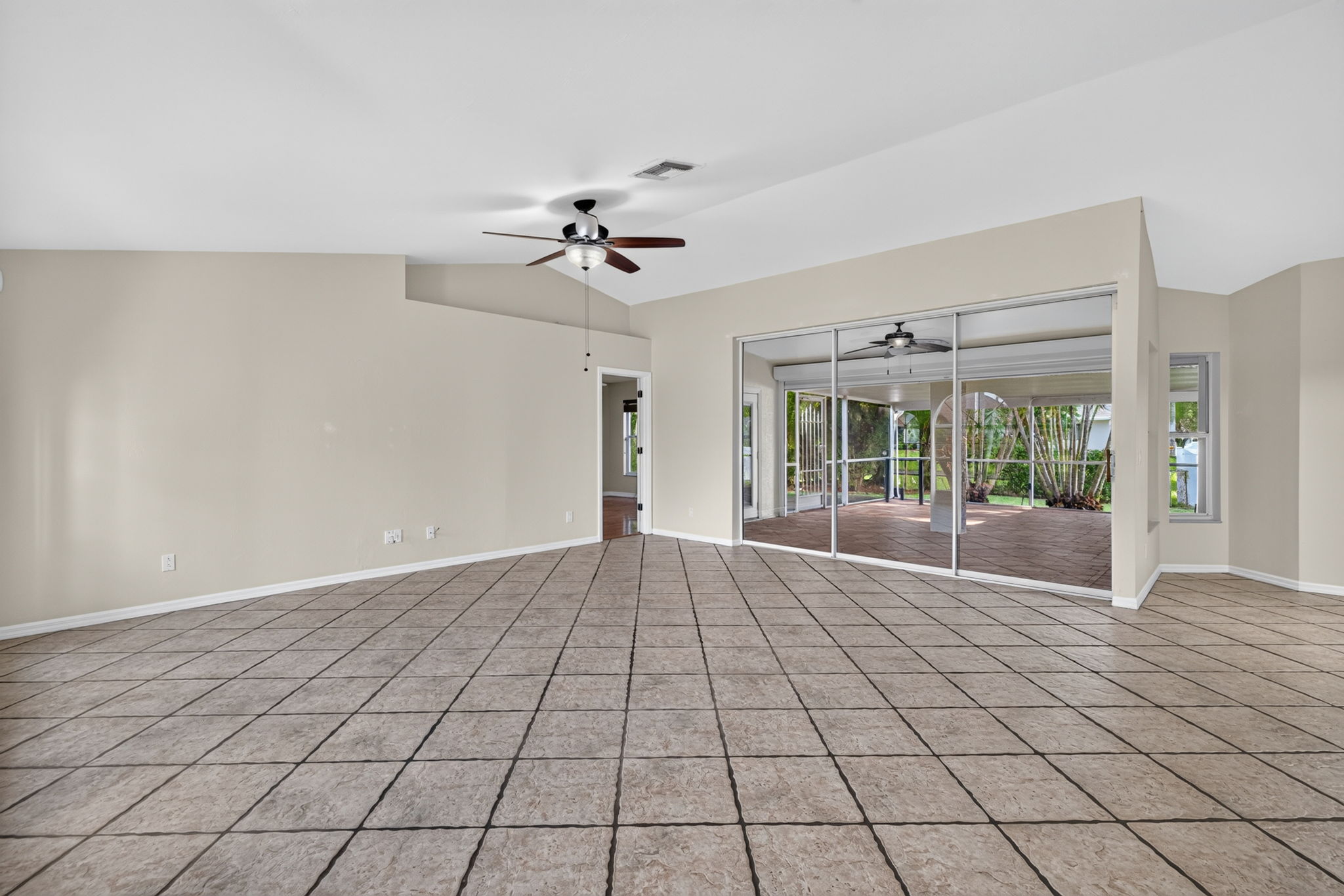 Living Room 3 of 4
