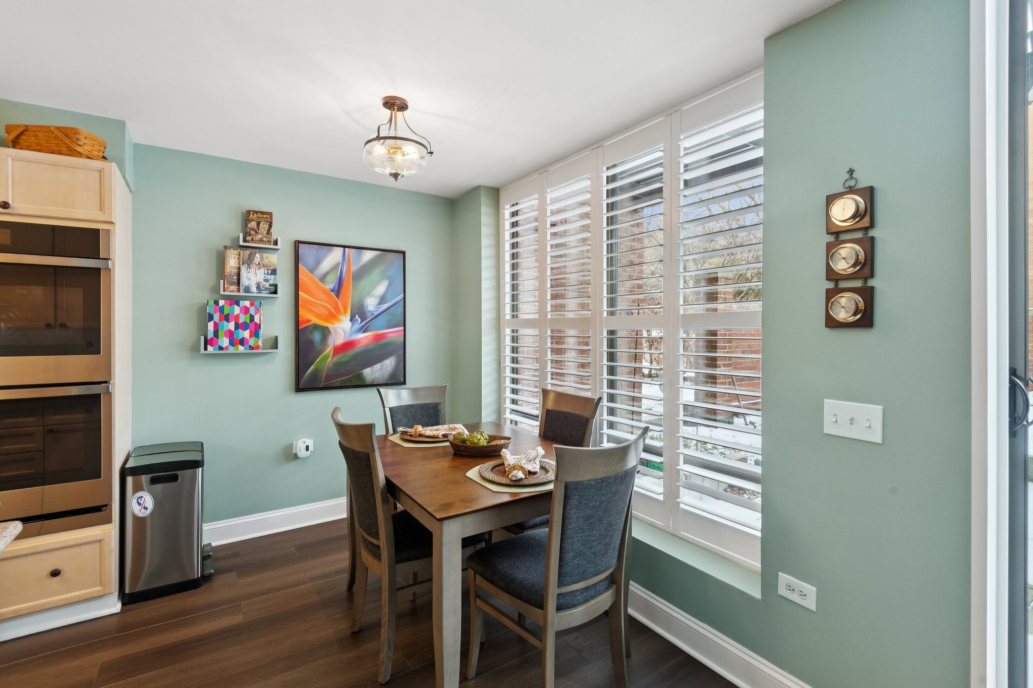 1633 2nd St Dining Area