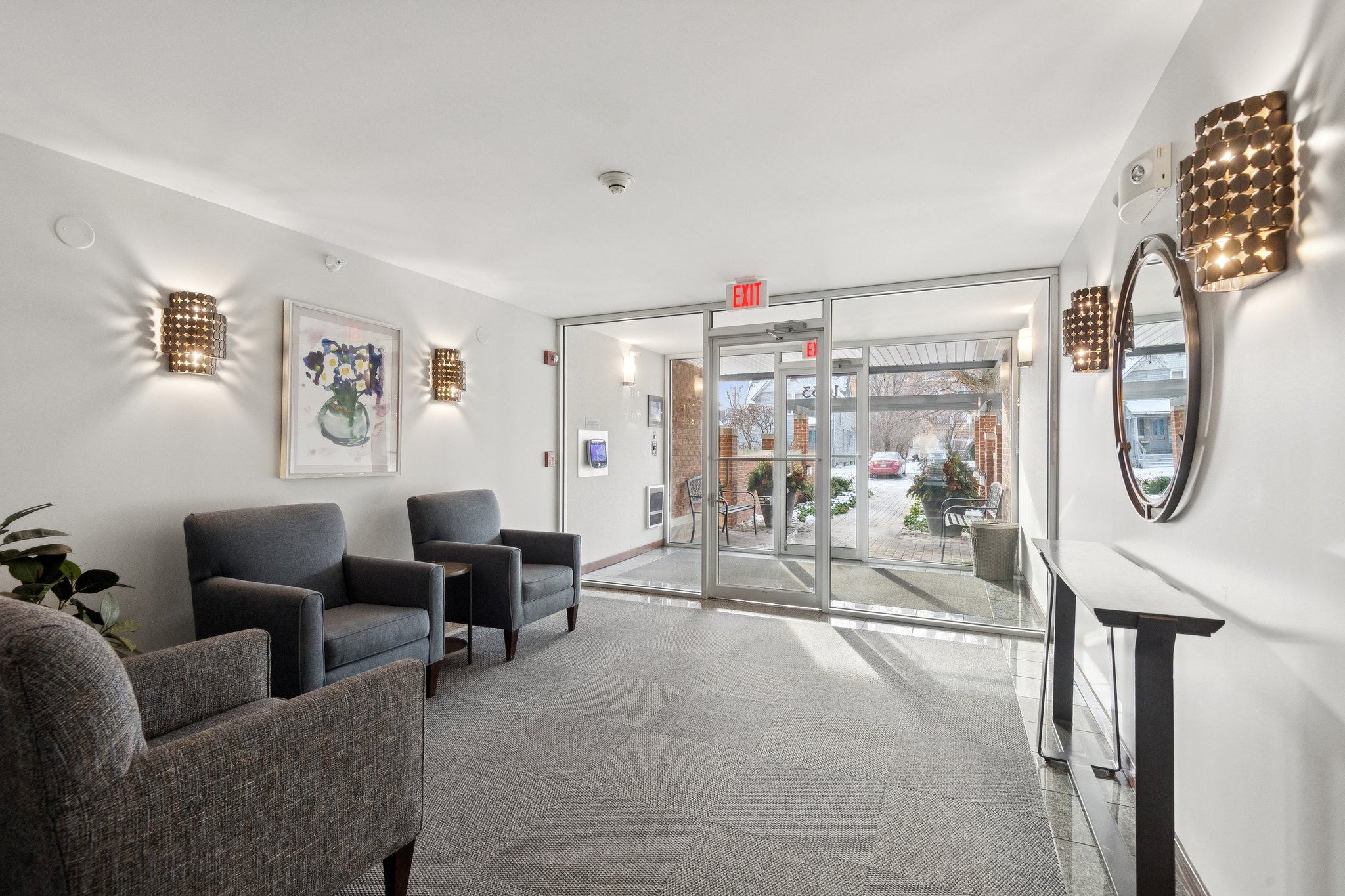 1633 2nd St Building Foyer