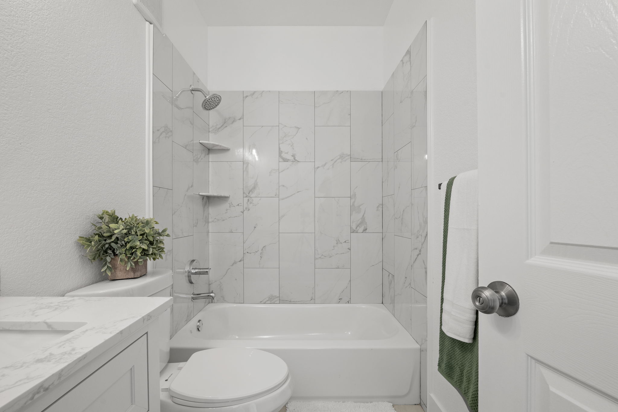 Upstairs Bath 2