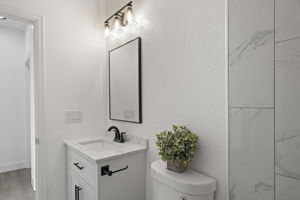 Upstairs Bath 4