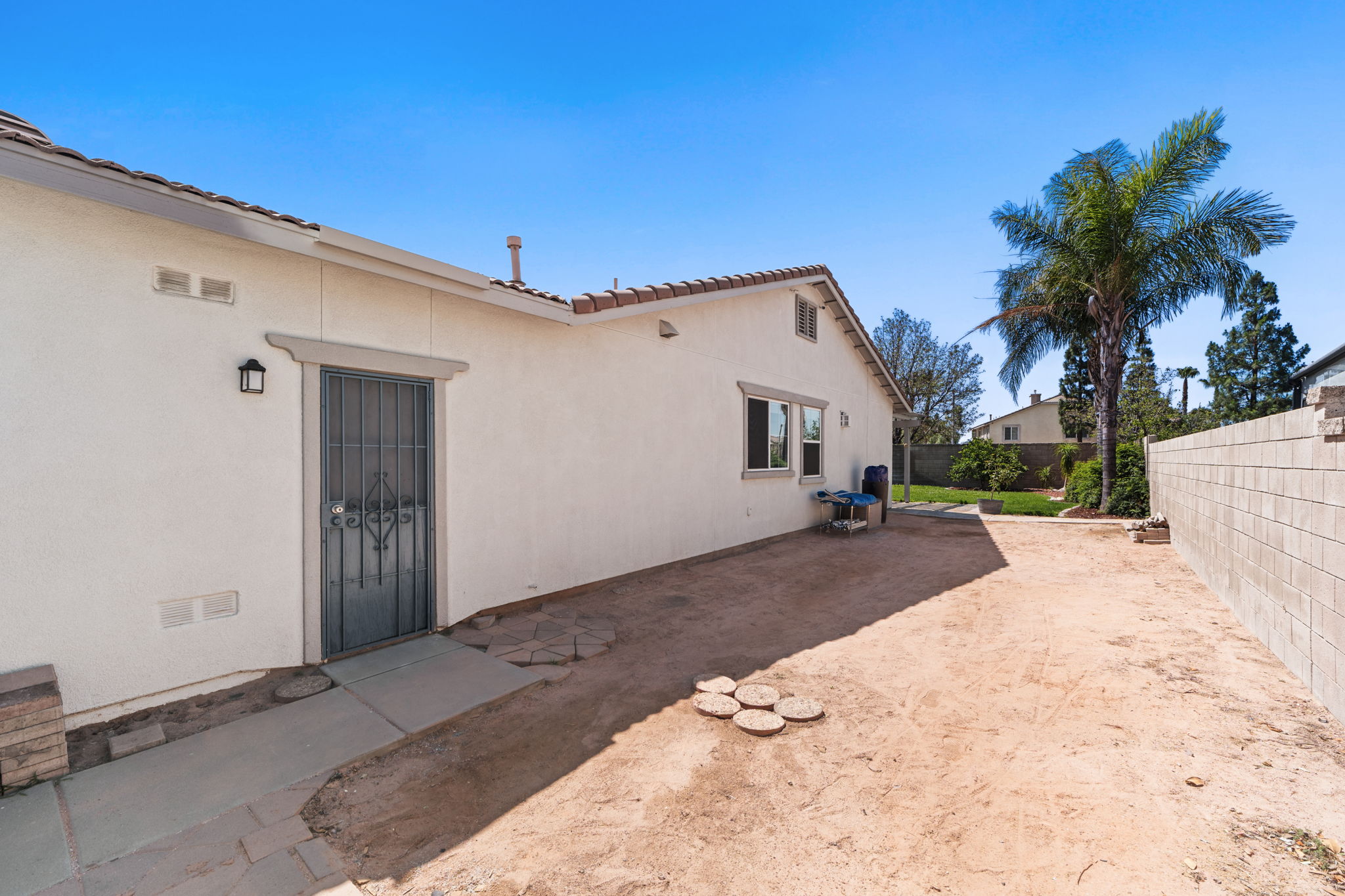  Photo 44
