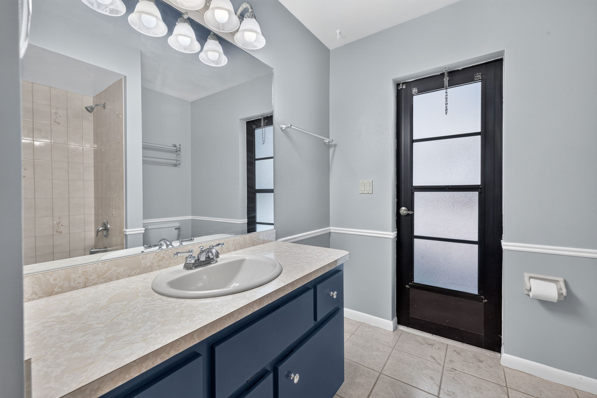 Guest Bathroom 1