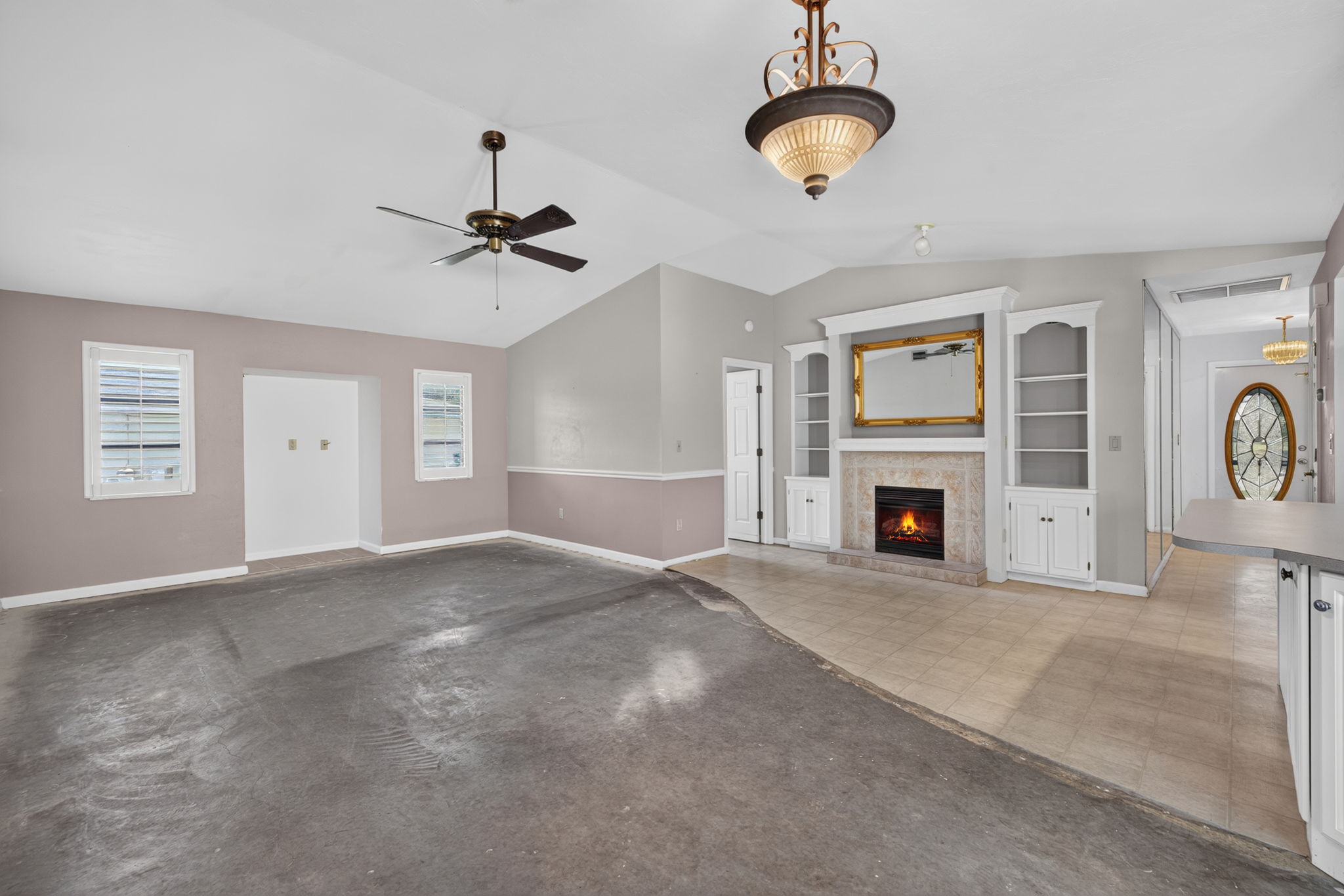 Family Room 2 of 5