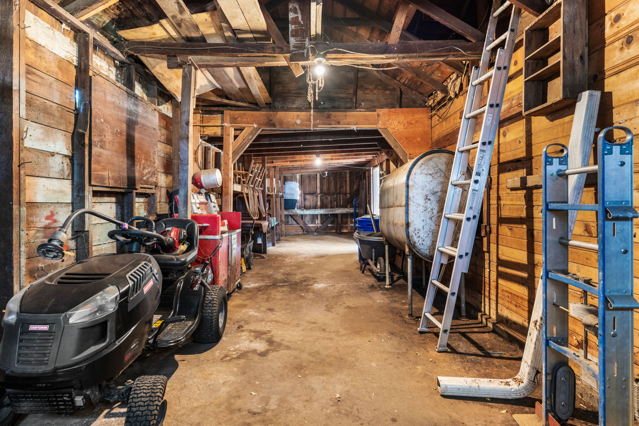 GARAGE
