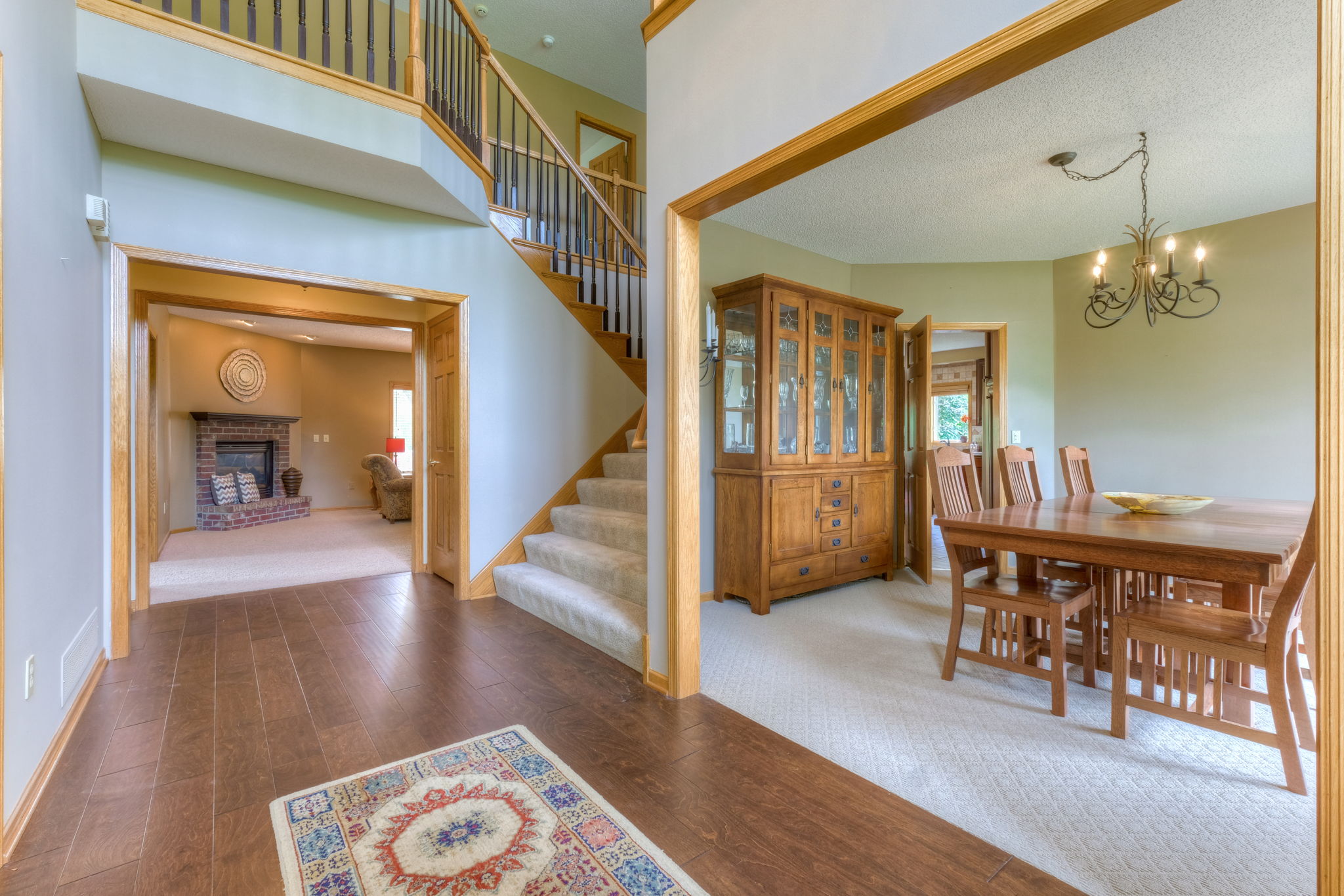 Foyer/Dining Room