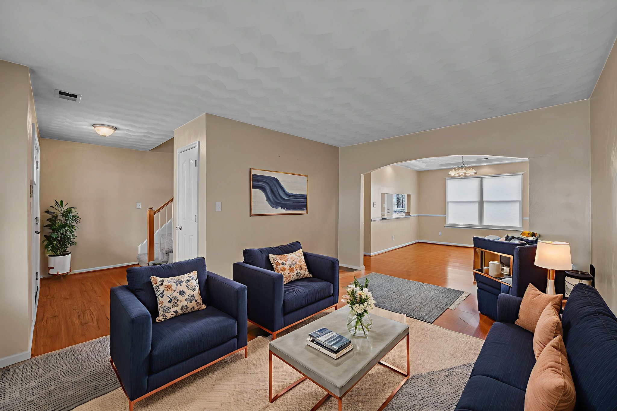 DSC_5819 virtually staged.jpeg