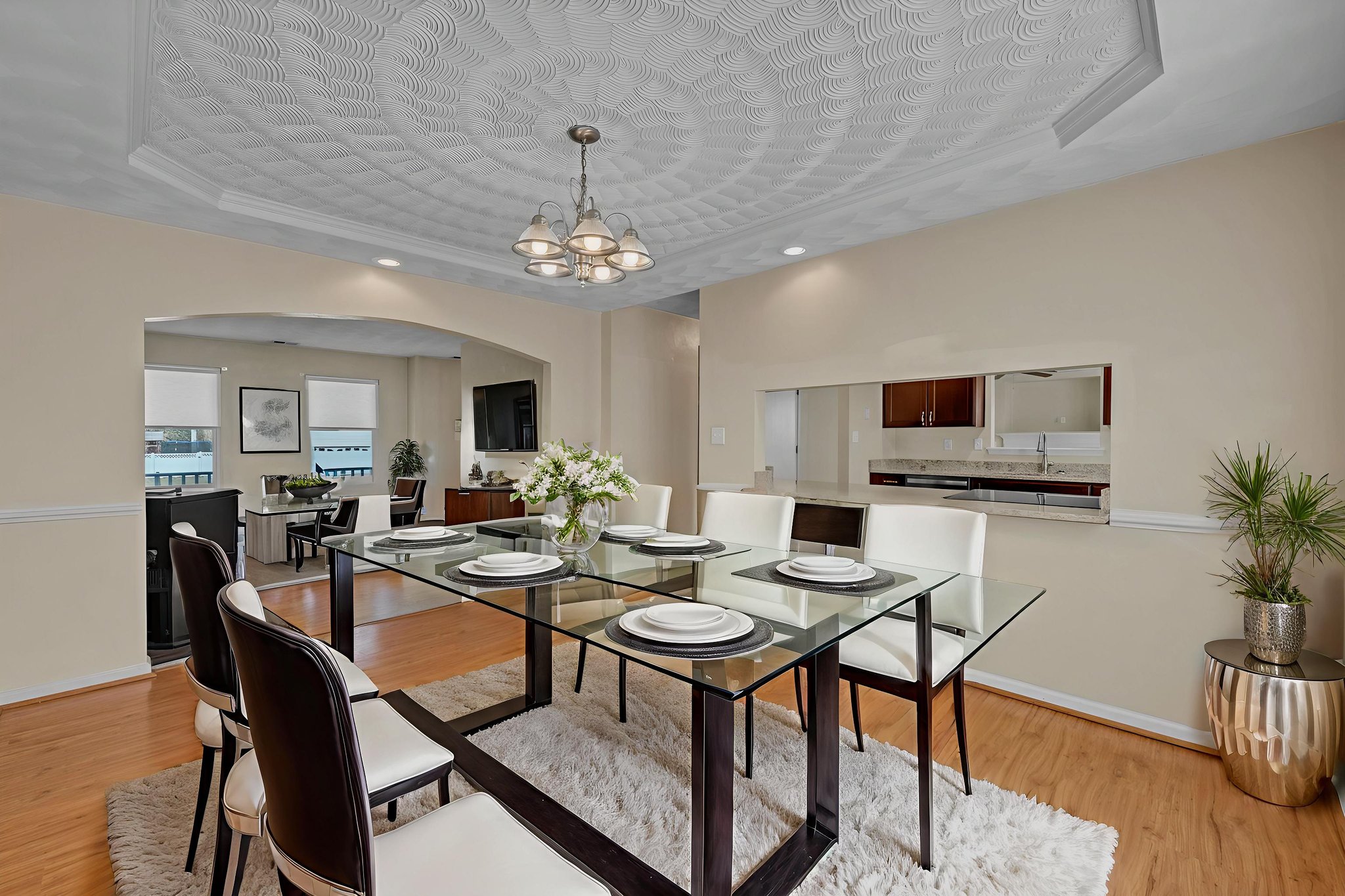 DSC_5838 virtually staged.jpeg