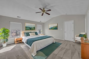 DSC_5902 virtually staged.jpeg