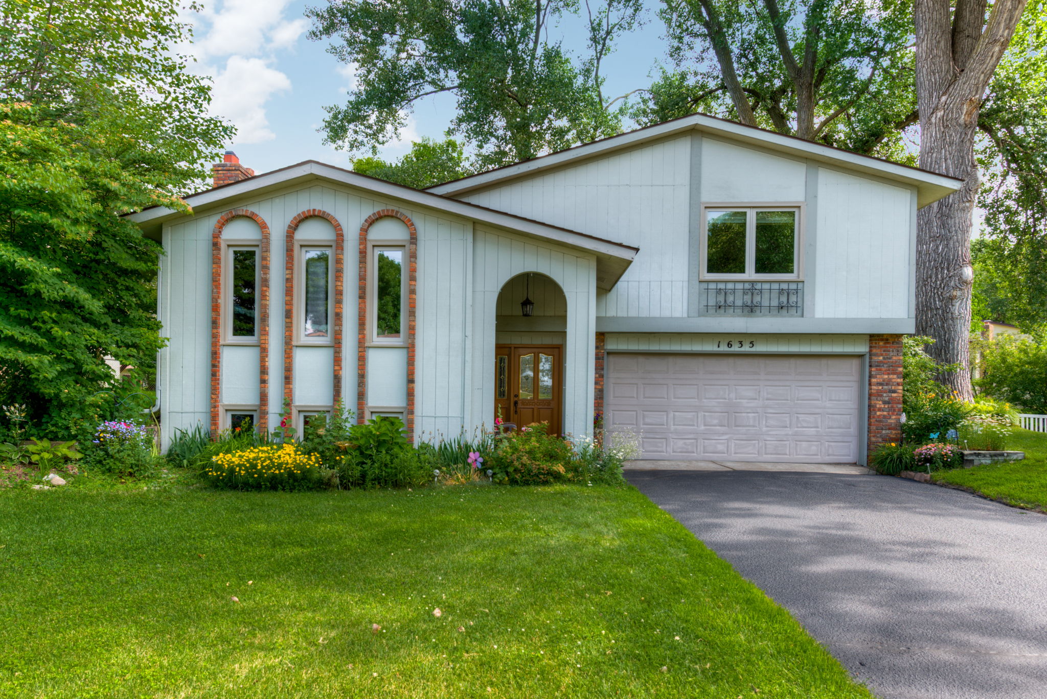  1635 Rockstone Ln, New Brighton, MN 55112, US