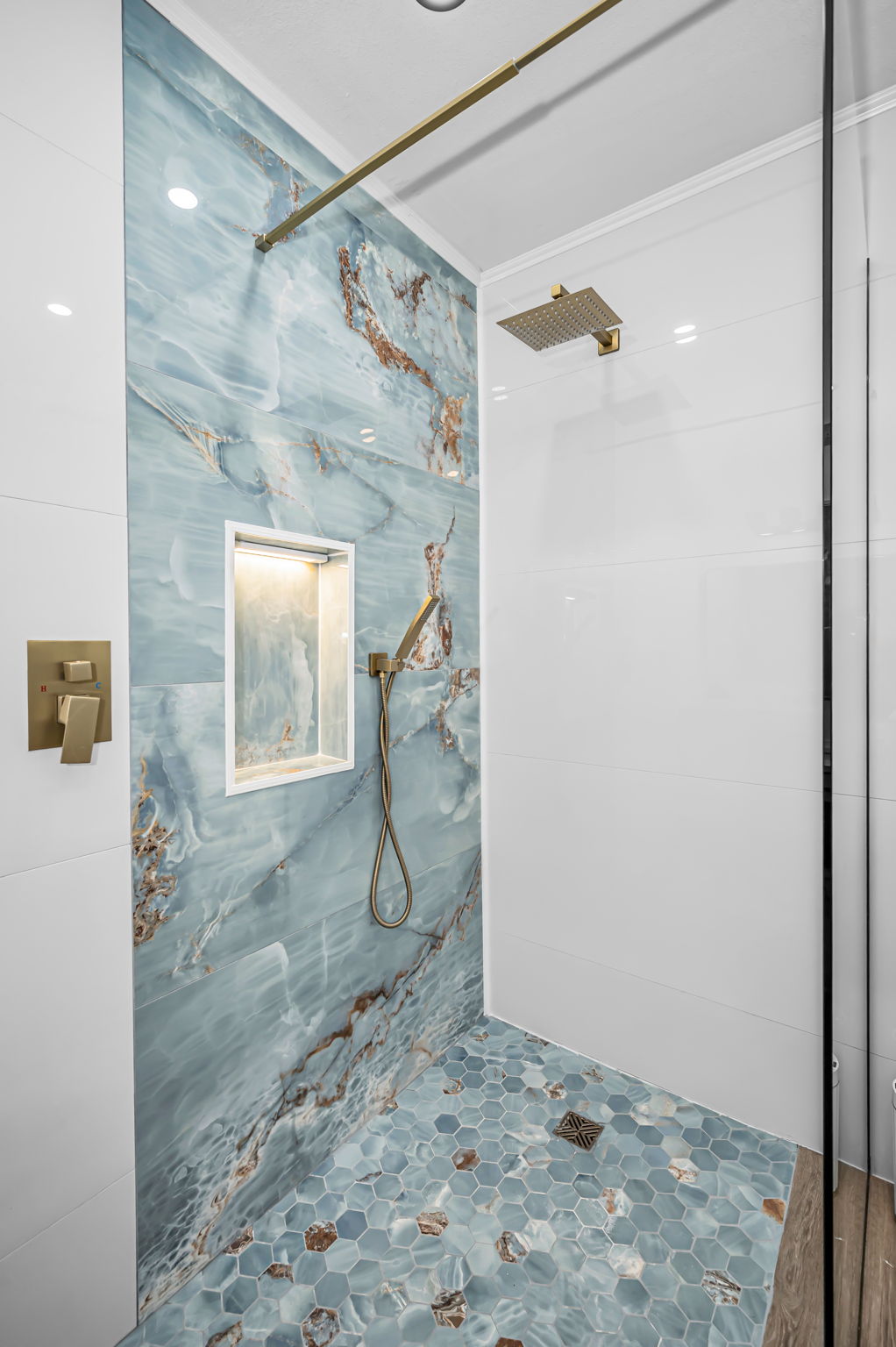 Guest Bathroom2b