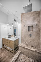 Primary Bathroom1e