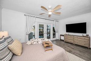 Primary Bedroom1b