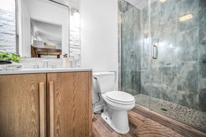 Guest Bathroom2