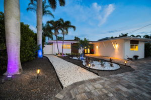 Front Exterior26