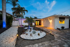Front Exterior28