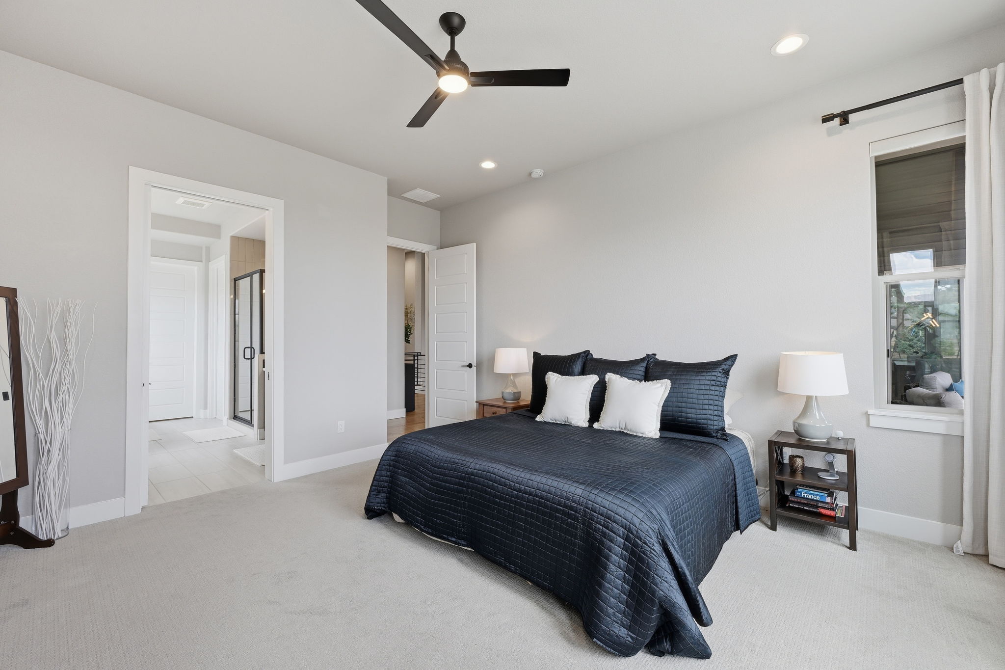  Photo 32