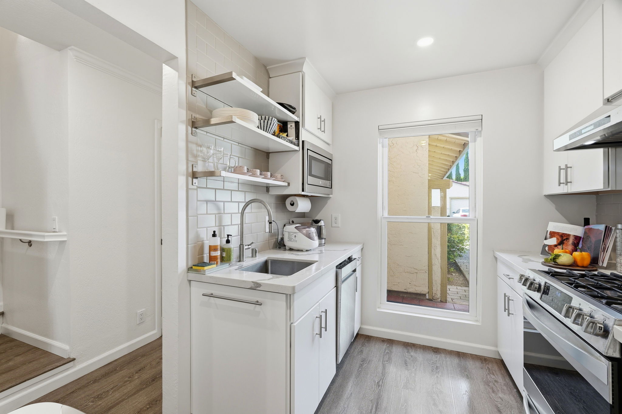 008_F8_1636 Branham Ln
