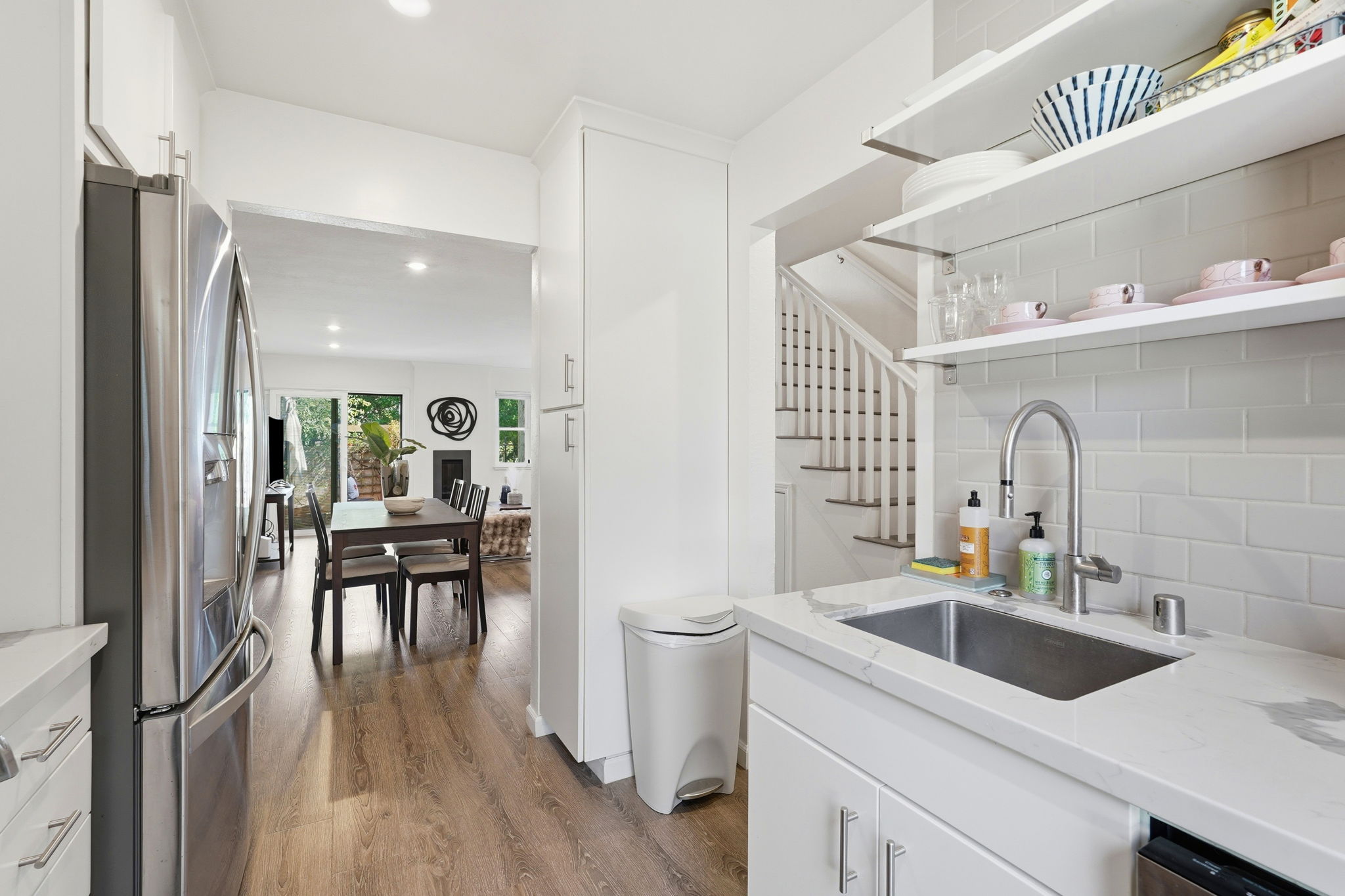 011_F8_1636 Branham Ln