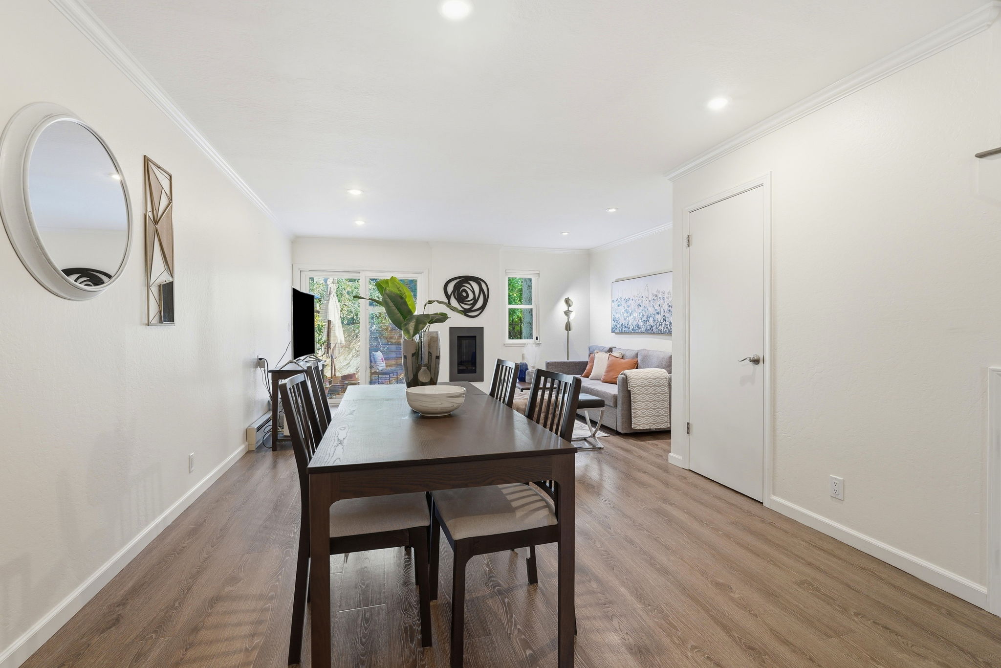 012_F8_1636 Branham Ln