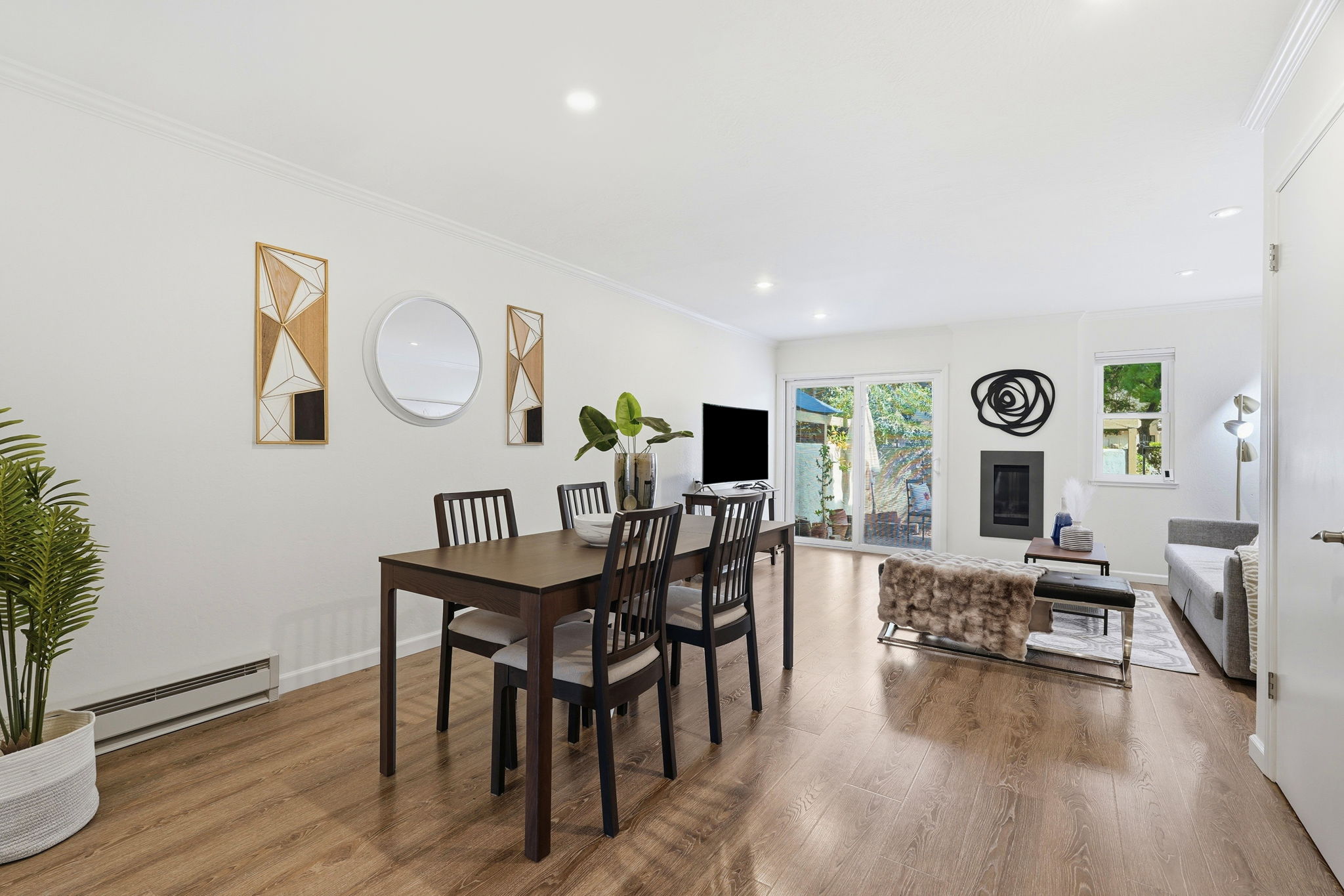 014_F8_1636 Branham Ln