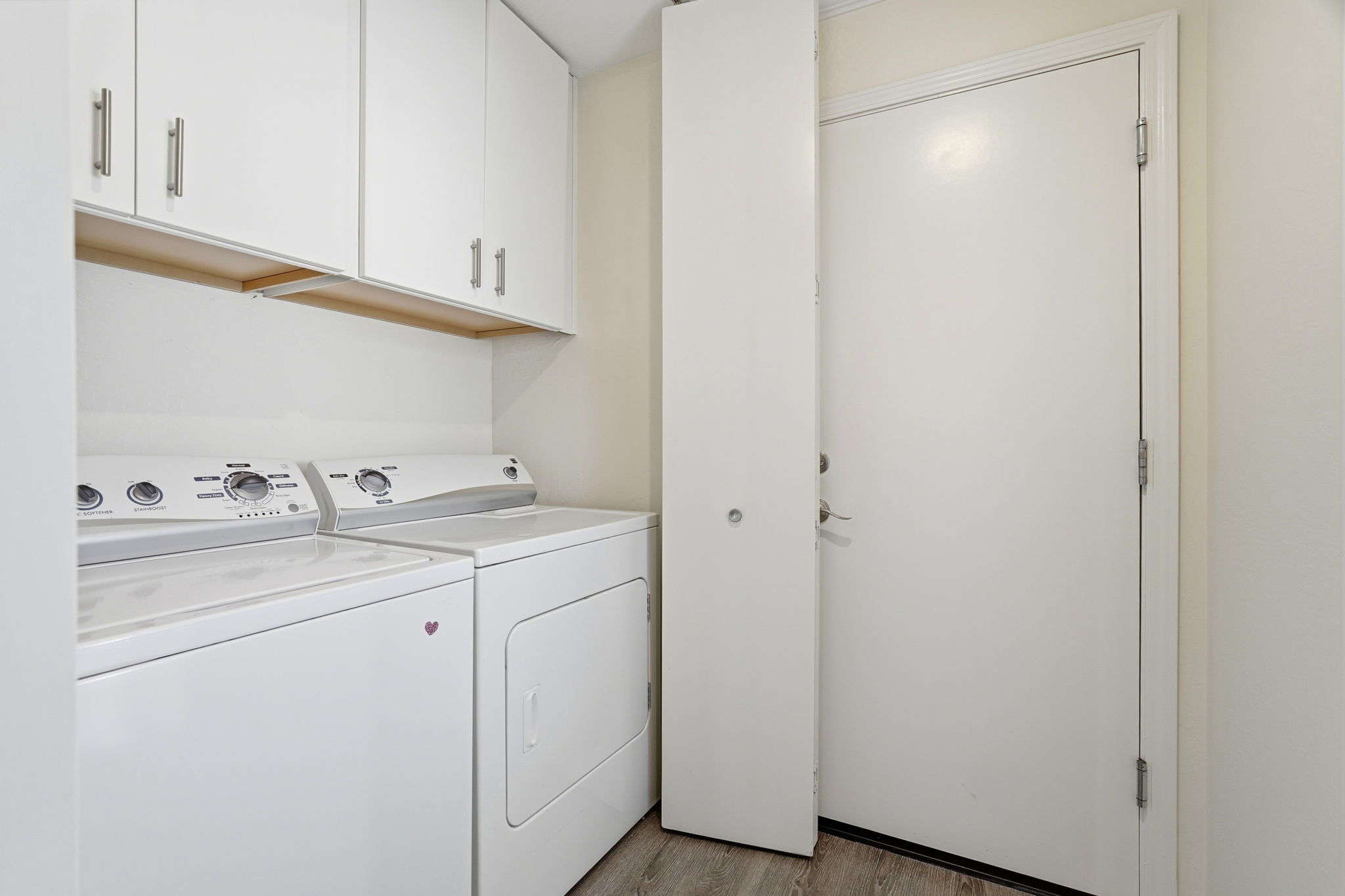 024_F8_1636 Branham Ln