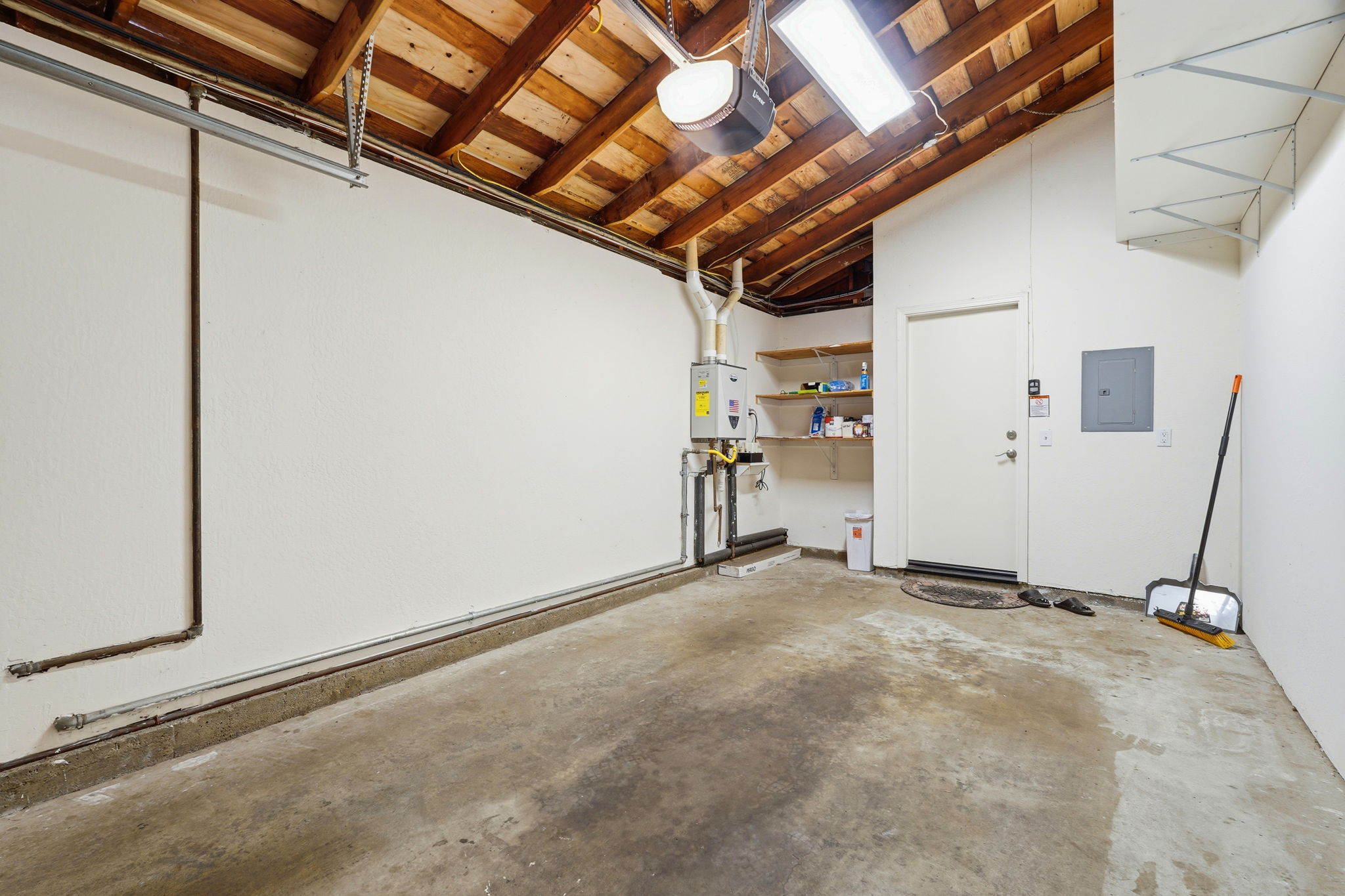 026_F8_1636 Branham Ln