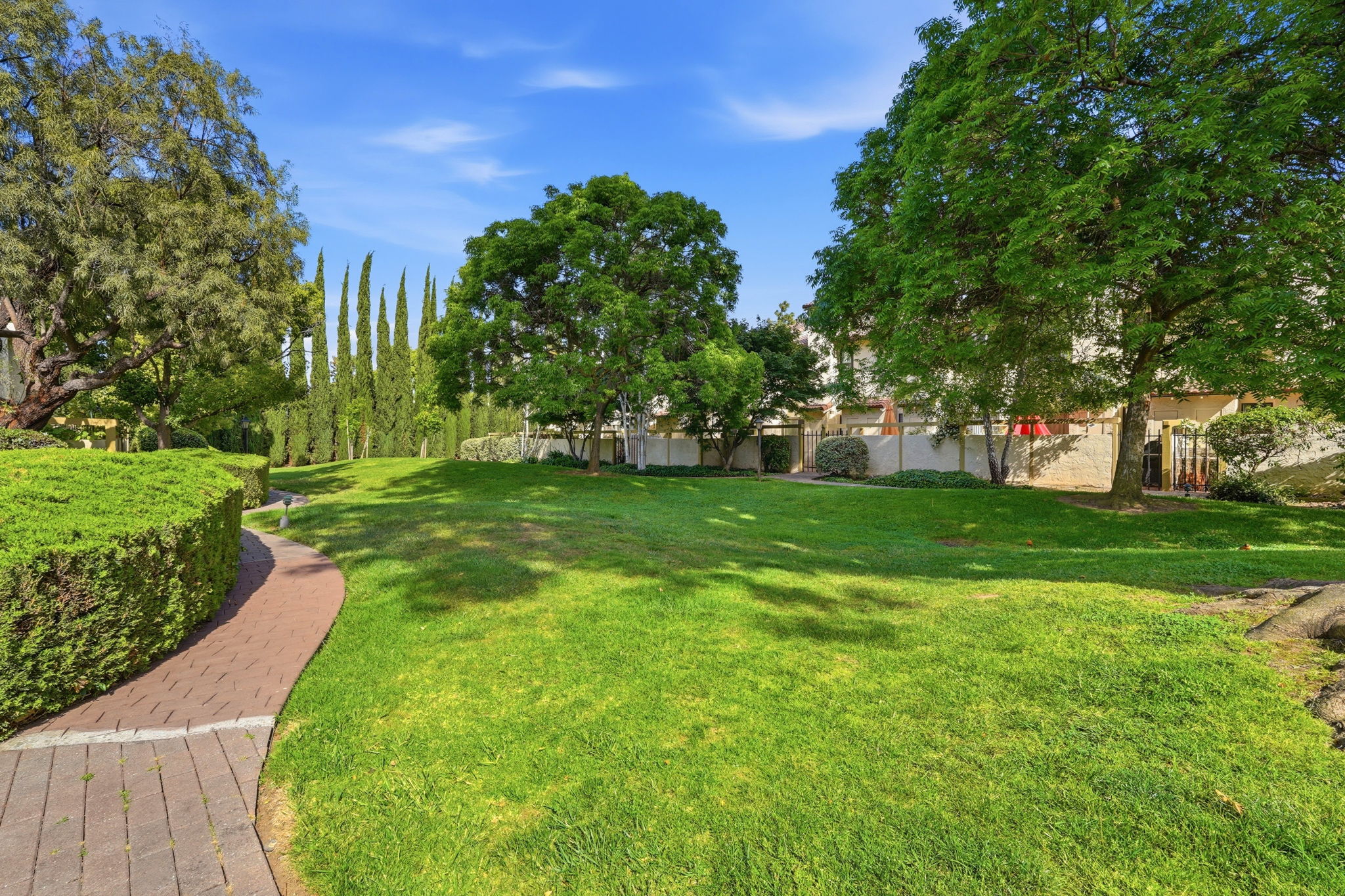 035_F8_1636 Branham Ln
