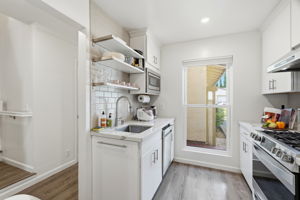 008_F8_1636 Branham Ln
