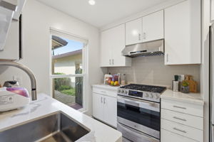009_F8_1636 Branham Ln