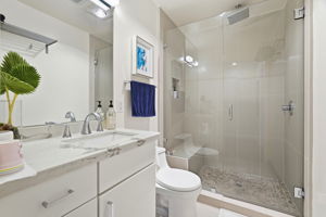 022_F8_1636 Branham Ln