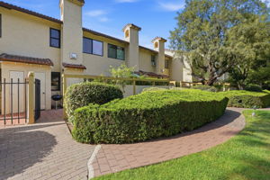 031_F8_1636 Branham Ln