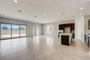  W Desert Mirage Dr-009