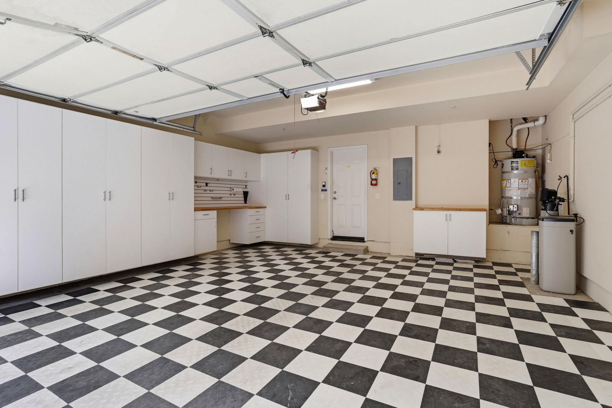 034_F8_1637 Mabury Rd