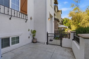 003_F8_1637 Mabury Rd