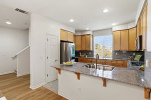 010_F8_1637 Mabury Rd