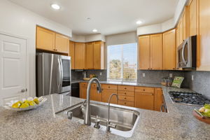 014_F8_1637 Mabury Rd