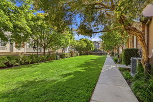 036_F8_1637 Mabury Rd