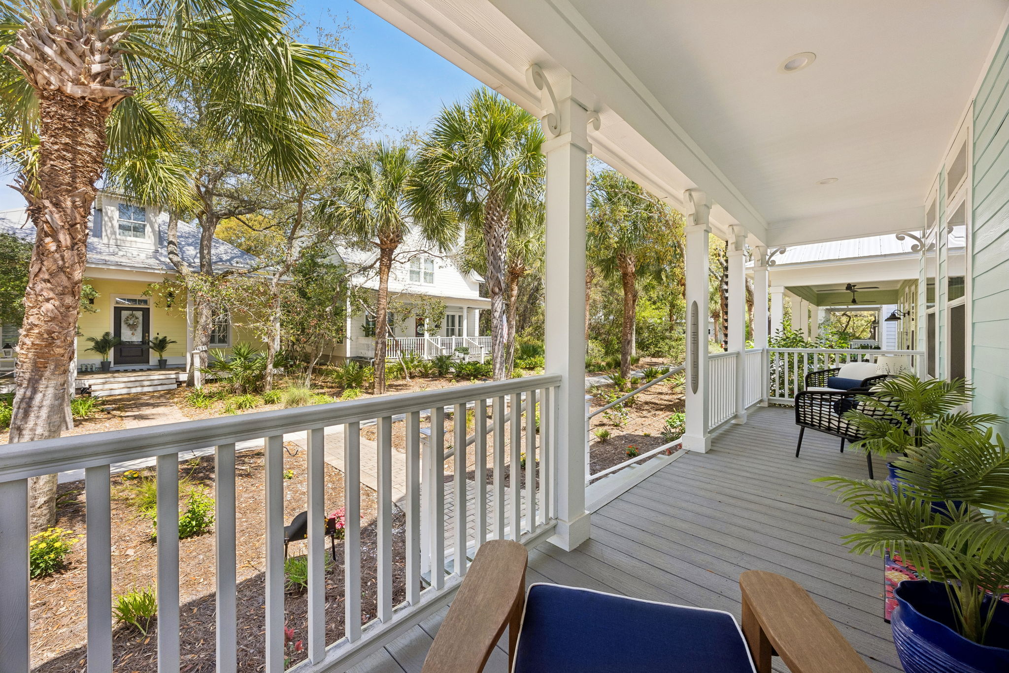 A relaxed sense of arrival continues at the entry, where charm and comfort meet in equal measure.