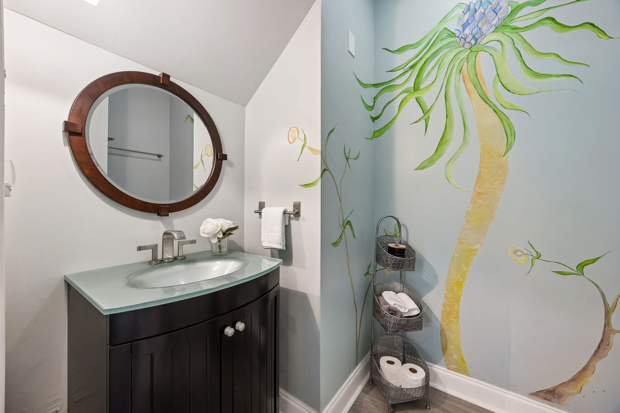 Even the powder bath carries a sense of personality ...