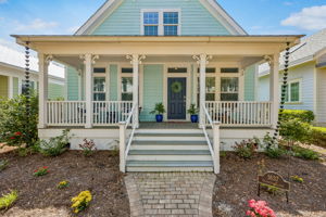 Spacious and sheltered, it offers the kind of everyday comfort that makes lingering easy.