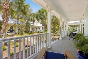 A relaxed sense of arrival continues at the entry, where charm and comfort meet in equal measure.