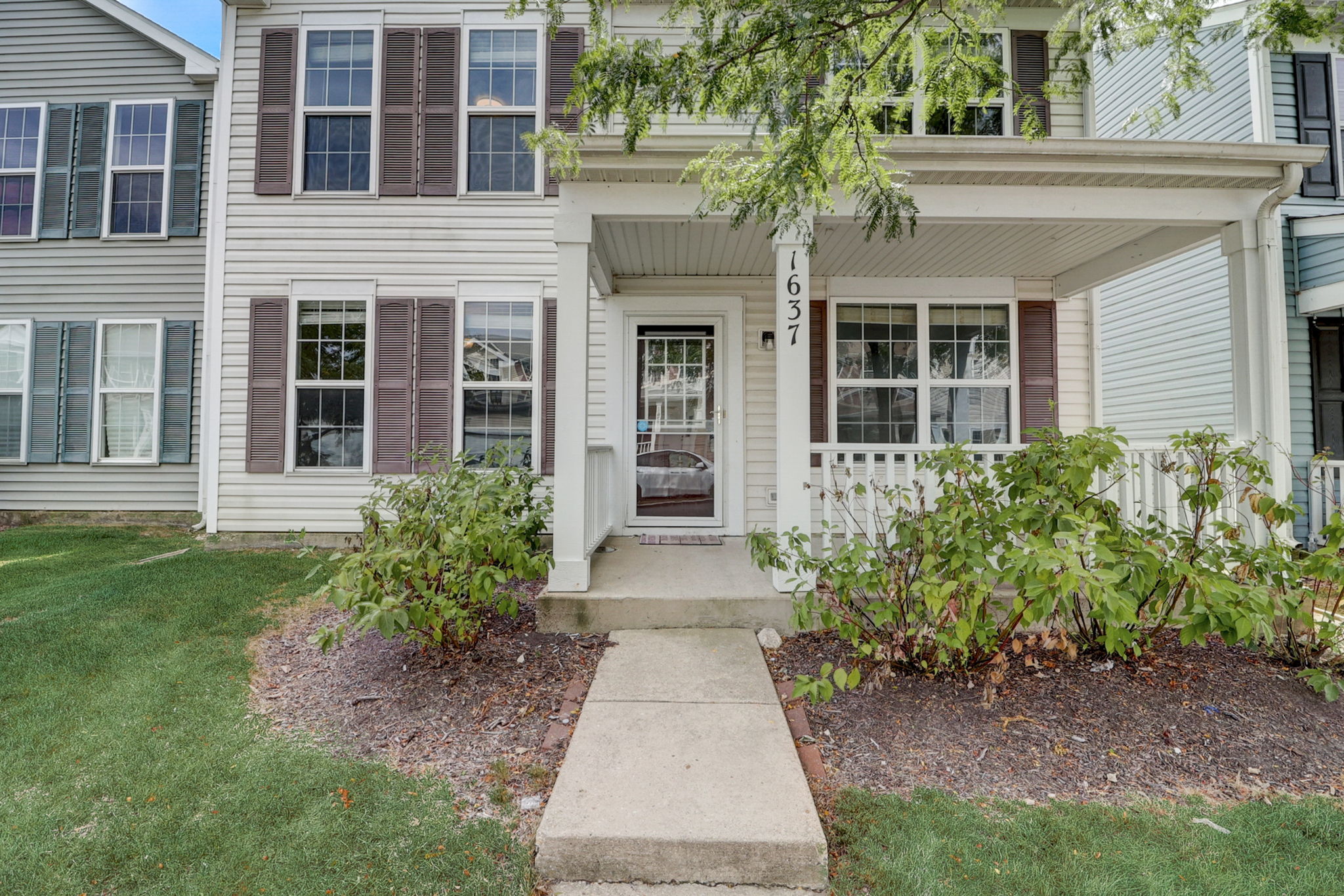 1637 Victoria Park Cir, Aurora, IL 60504 | ShowingTime+ Listing Media ...