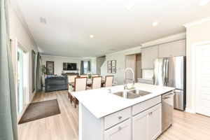 Kitchen & Breakfast Room