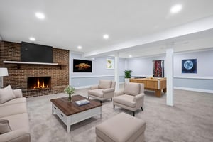 DSC_9000 virtually staged.jpeg